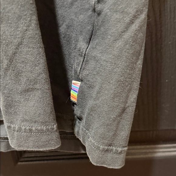 American Eagle Outfitters Charcoal Tee PRIDE - Picture 3 of 5